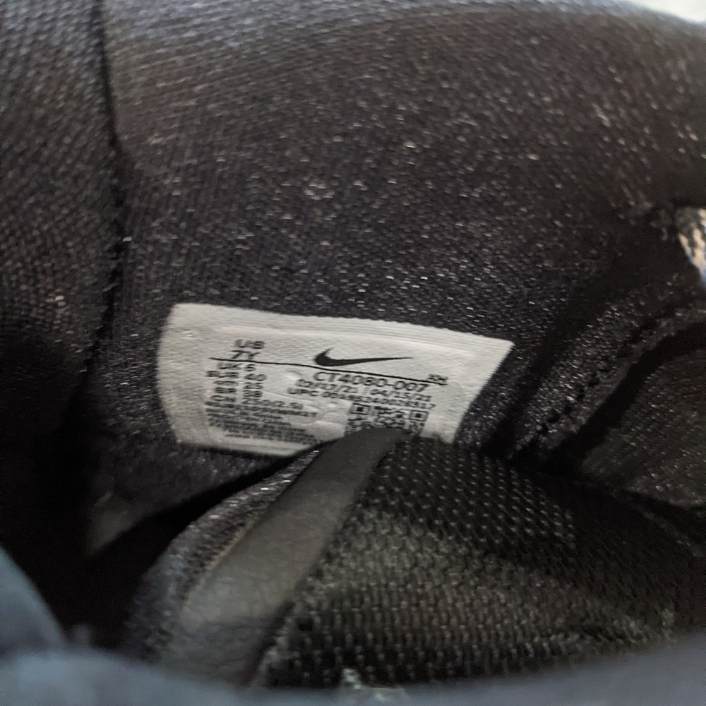 Nike | Youth Kyrie 7 Basketball Shoe - Picture 7 of 8